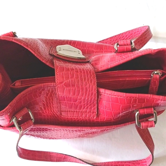 LIZ Claiborne Signature Shoulder Tote With Detachable Wrislet - Picture 5 of 14